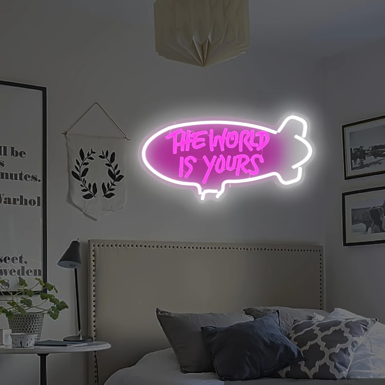 Insegna al Neon 'The World Is  - Outdoor Lighting For Your Home recensione e prezzo